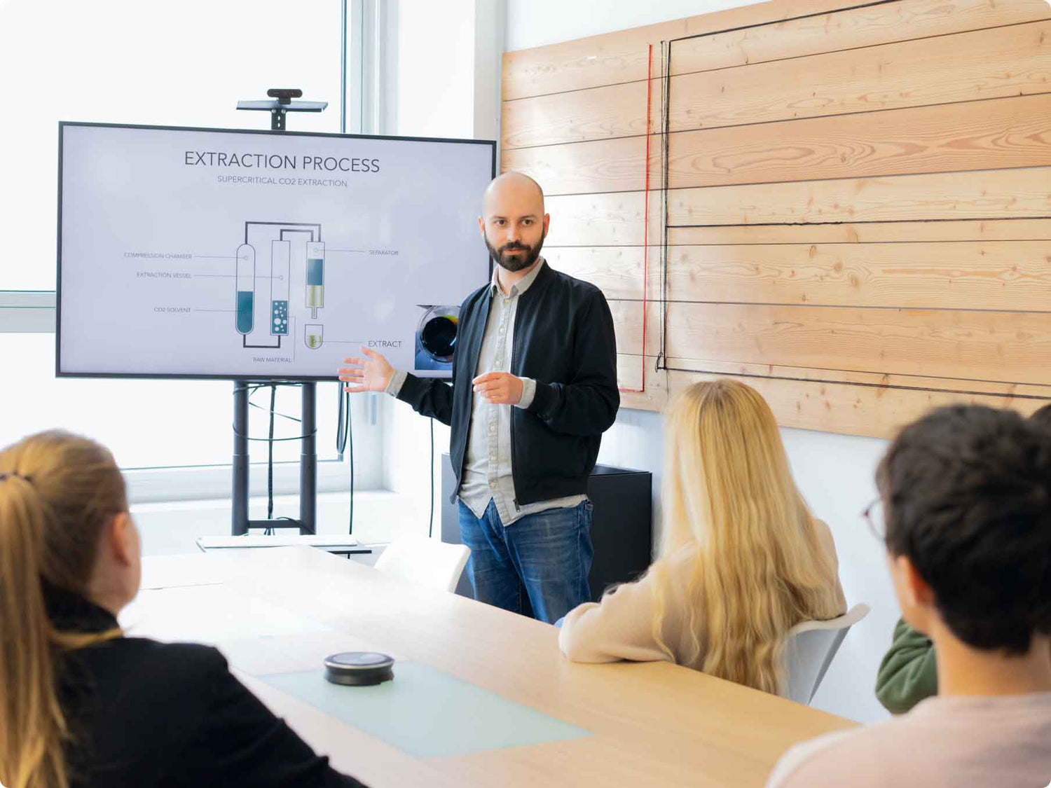 専門家DavidがCBDセミナーを開催